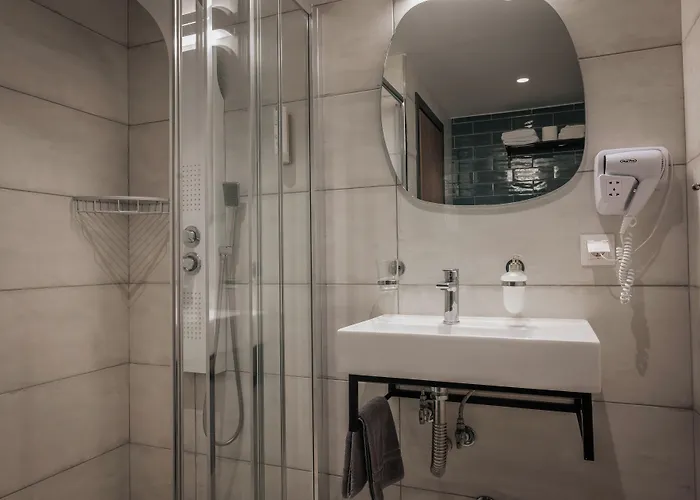 Elizabeth Queen Luxury Apartahotel