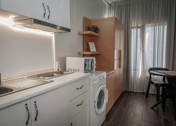 Elizabeth Queen Luxury Apartahotel 4*