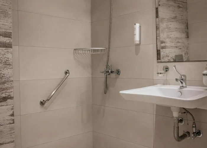 Elizabeth Queen Luxury 4* Paralía