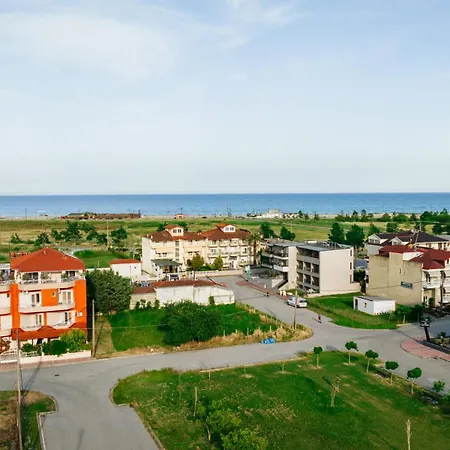 Elizabeth Queen Luxury Aparthotel 4*