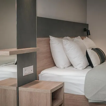 Elizabeth Queen Luxury 公寓式酒店 Paralía