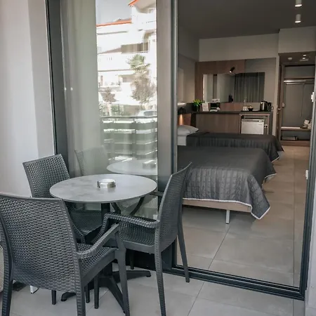 Elizabeth Queen Luxury Aparthotel Paralía