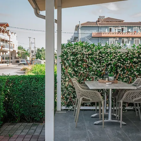 Elizabeth Queen Luxury Paralia Katerinis