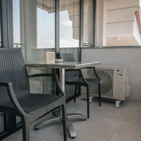 Elizabeth Queen Luxury Aparthotel 4*