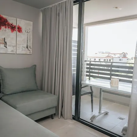 Elizabeth Queen Luxury Paralia Katerinis