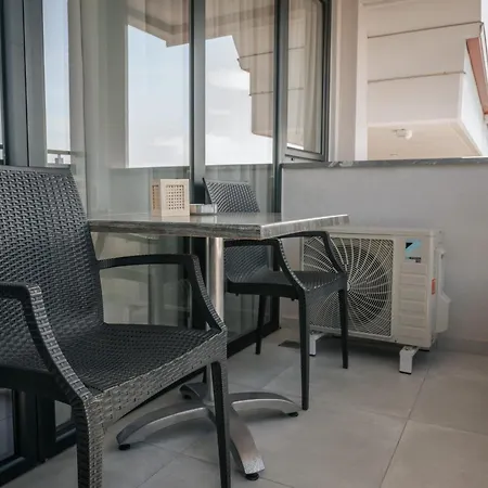 Elizabeth Queen Luxury Paralia Katerinis